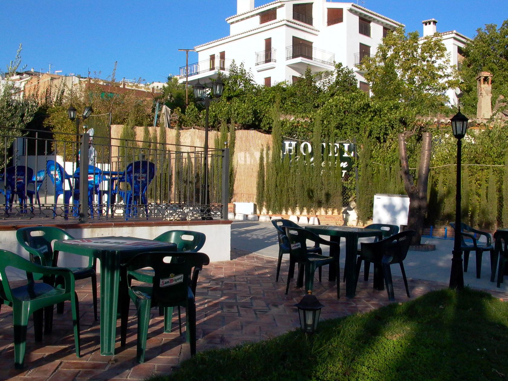 Hotel Calderon Cenes De La Vega Bagian luar foto