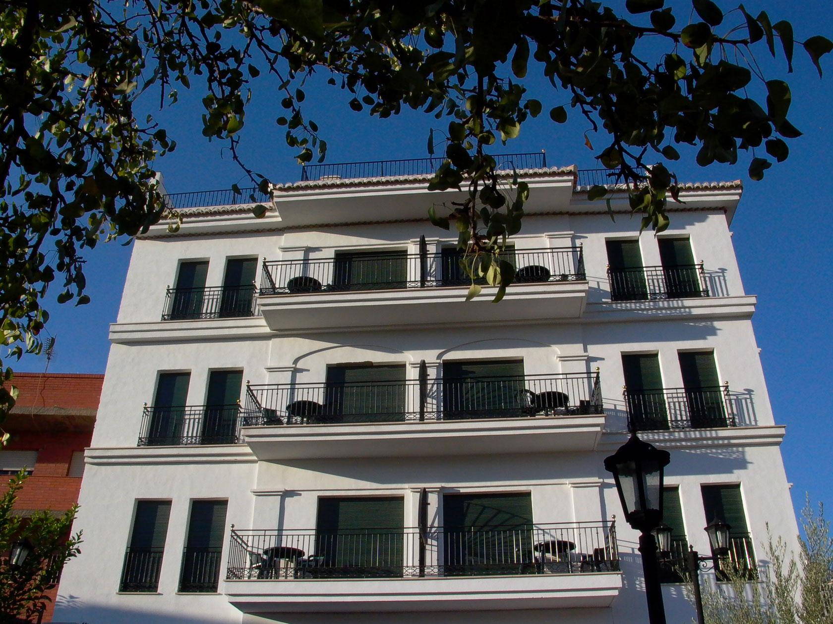 Hotel Calderon Cenes De La Vega Bagian luar foto