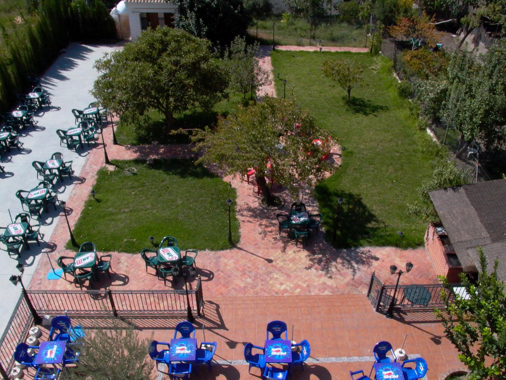 Hotel Calderon Cenes De La Vega Bagian luar foto
